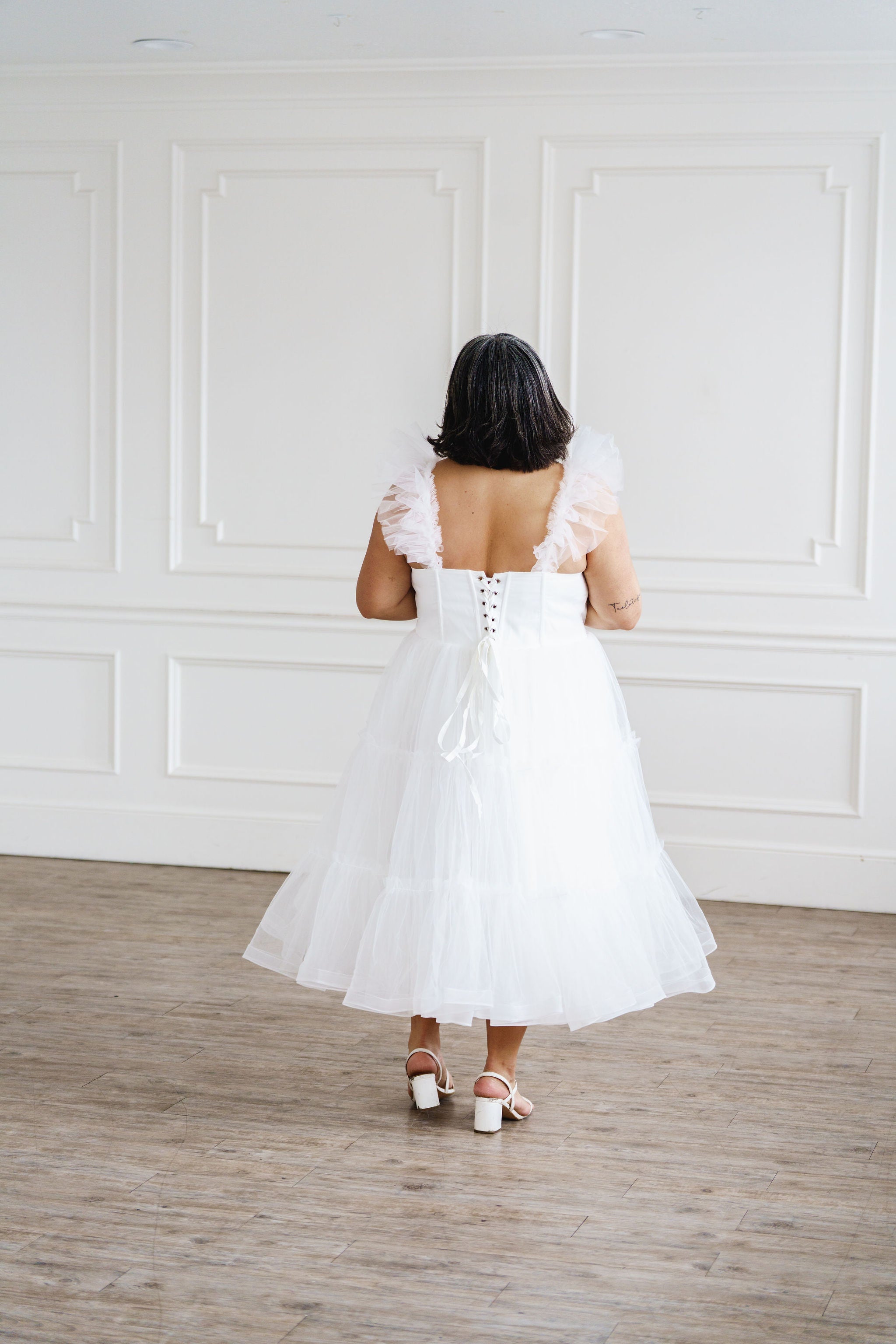 Mia Dress (PRE-ORDER) Mia Dress (PRE-ORDER)